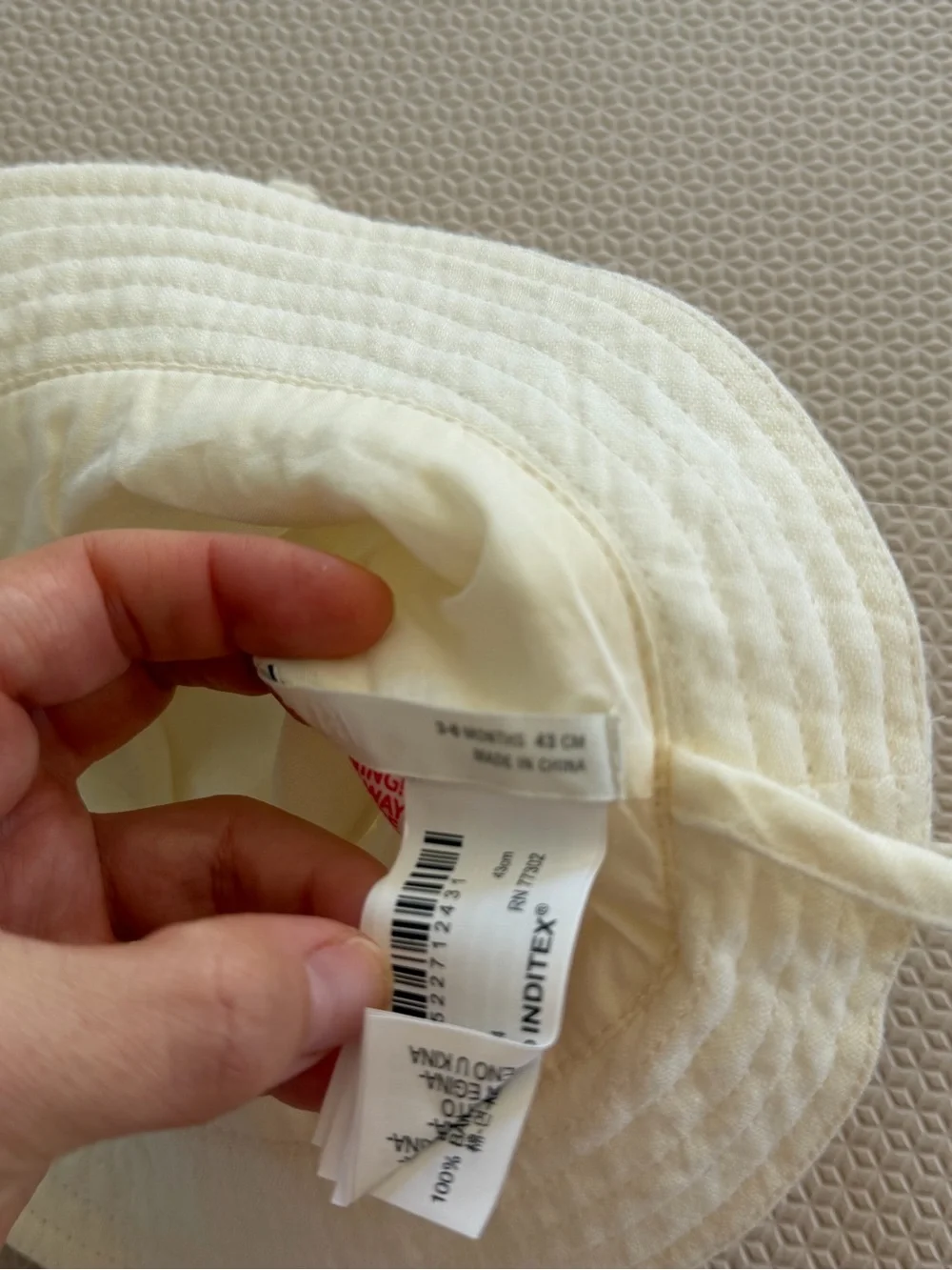Zara Baby White Bucket Hat with Chin Ties